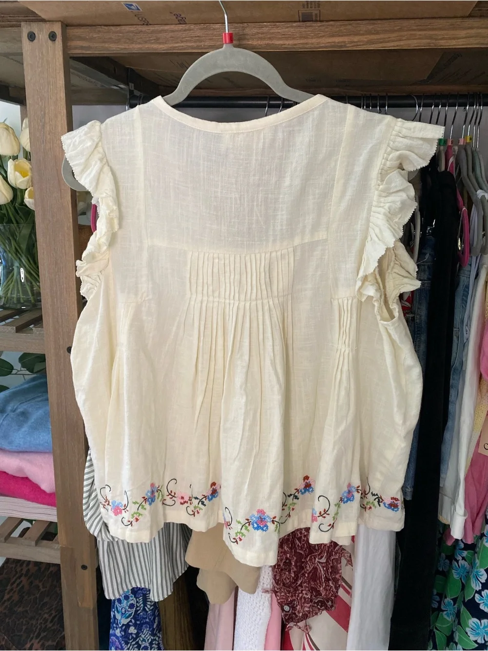 JENNIFER & GRACE Ecru Embroidered Ruffle Sleeve Cotton Top! 🐚 - Picture 8 of 16